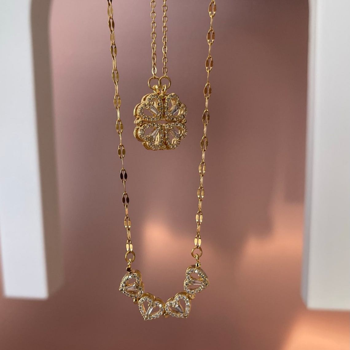 Necklace with Four-Leaf Clover - Magnetic Heart Pendant