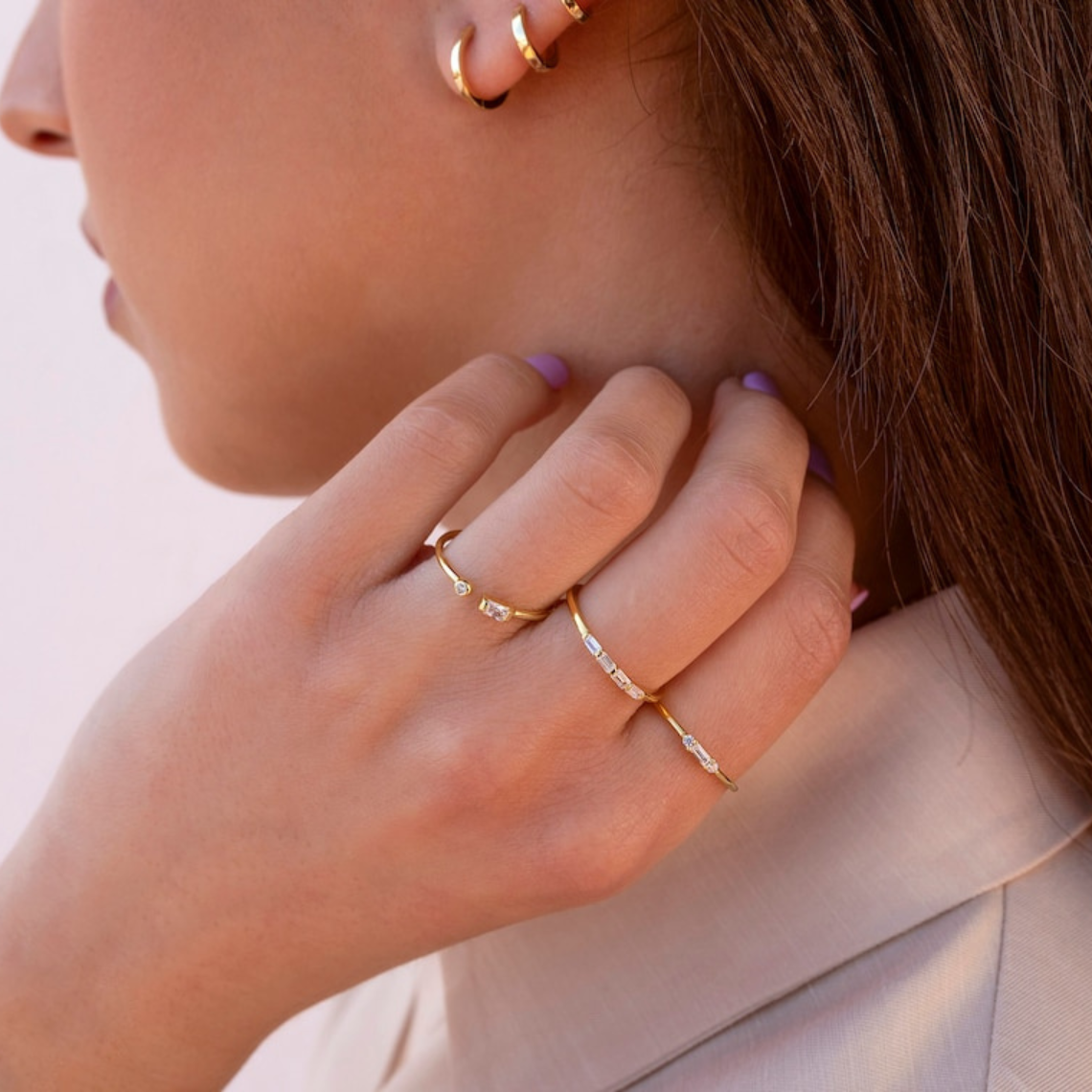 Small Baguette - Delicate Round CZ Ring