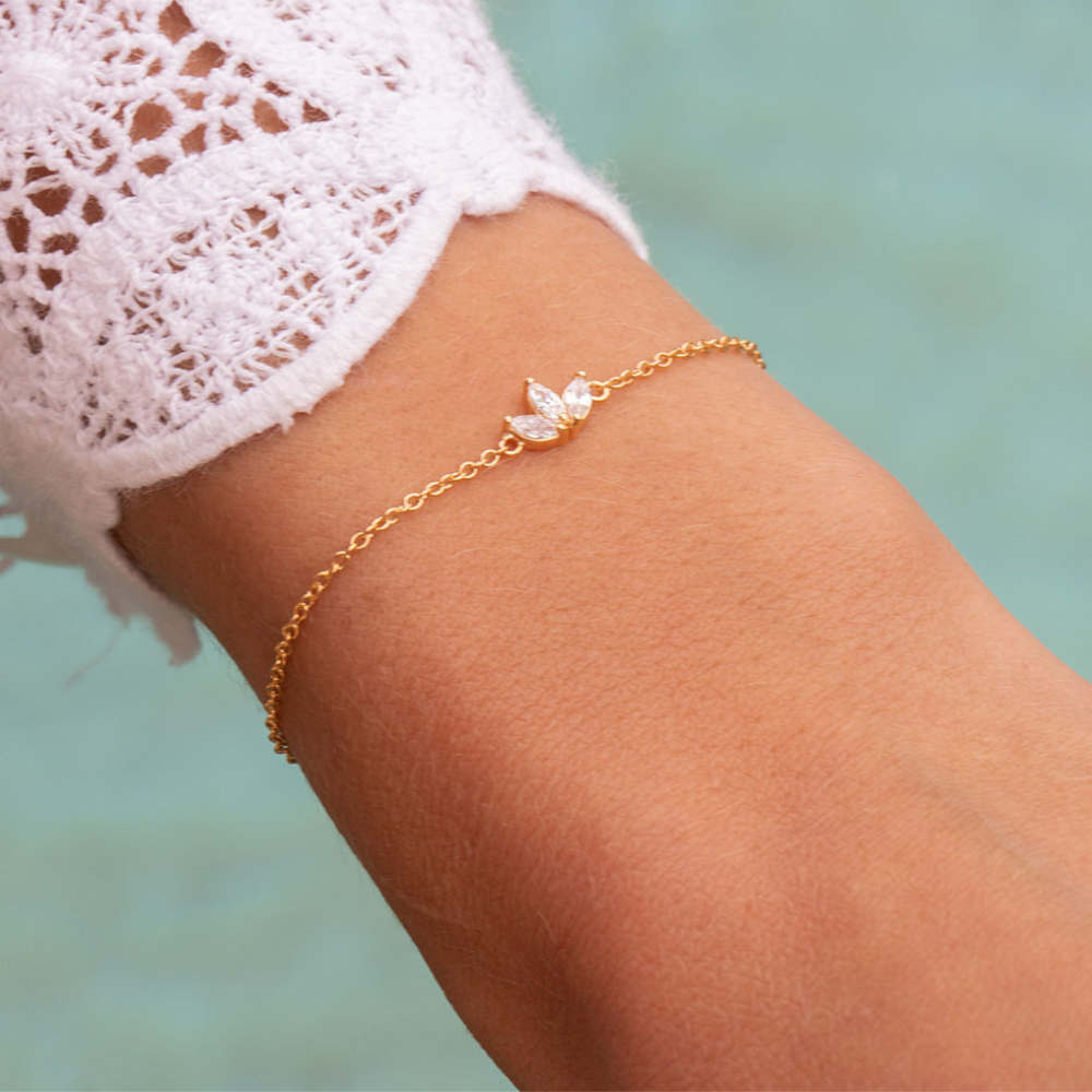 Three Zircon Flowers - Chain Bracelet