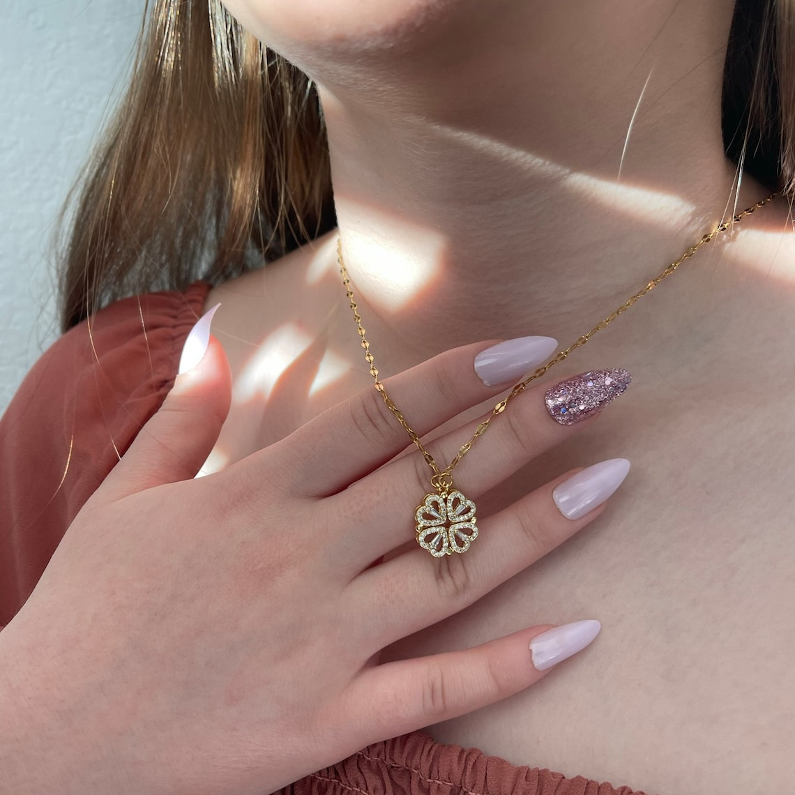 Necklace with Four-Leaf Clover - Magnetic Heart Pendant