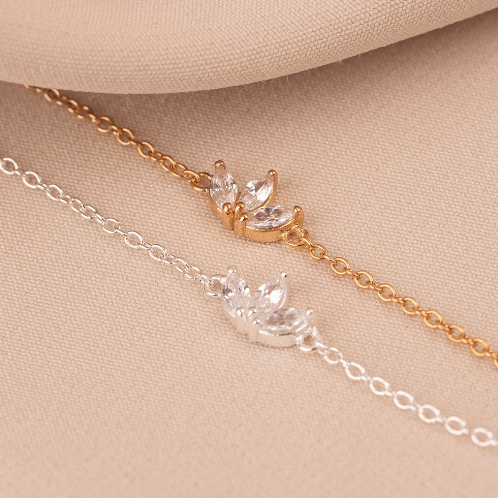Three Zircon Flowers - Chain Bracelet