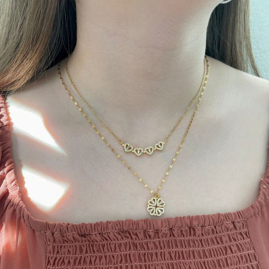 Necklace with Four-Leaf Clover - Magnetic Heart Pendant