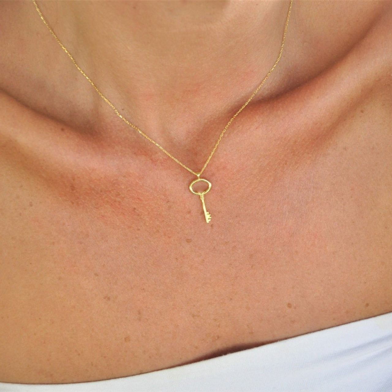 Keychain in Gold - Necklace with Lock