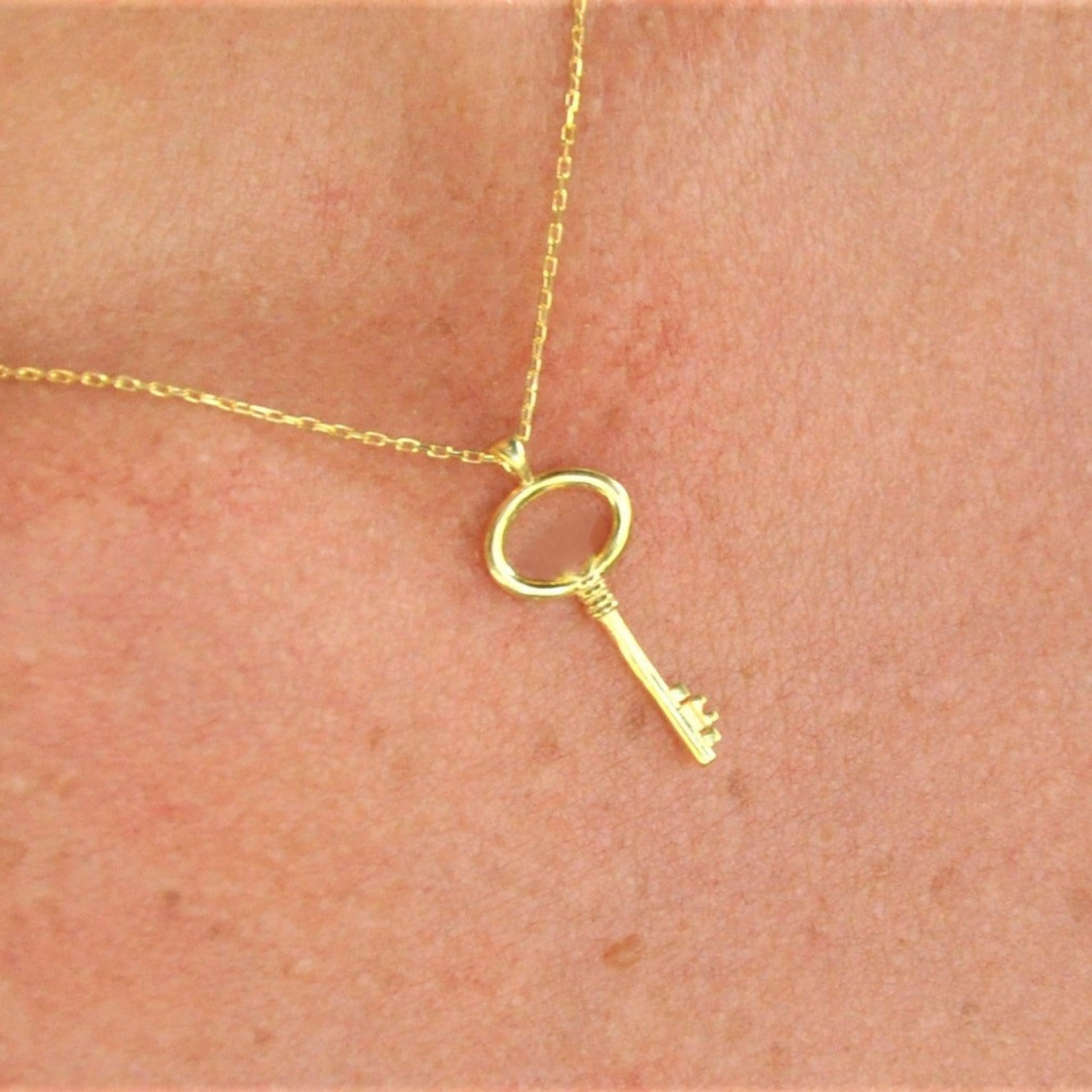 Keychain in Gold - Necklace with Lock