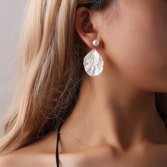 Starfish Shiny Pearl - Dangling Starfish Earrings