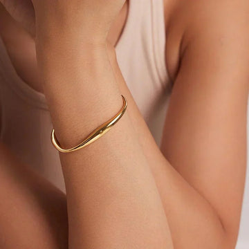 Dia – Sculptural Bracelet