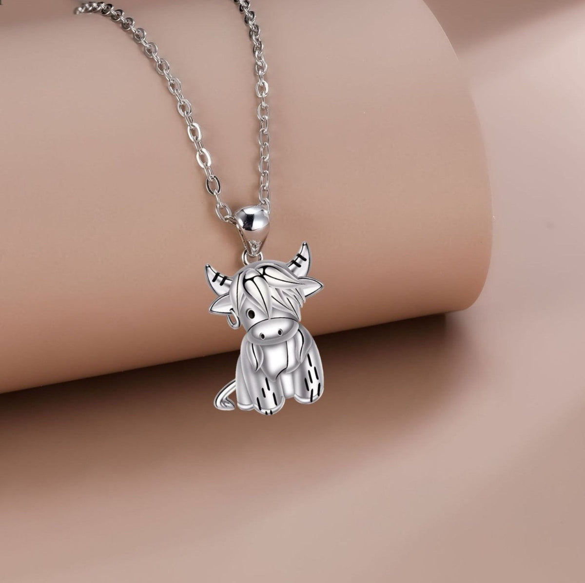 Women’s Necklace with Highland Cattle Pendant and Detailed Animal Motif