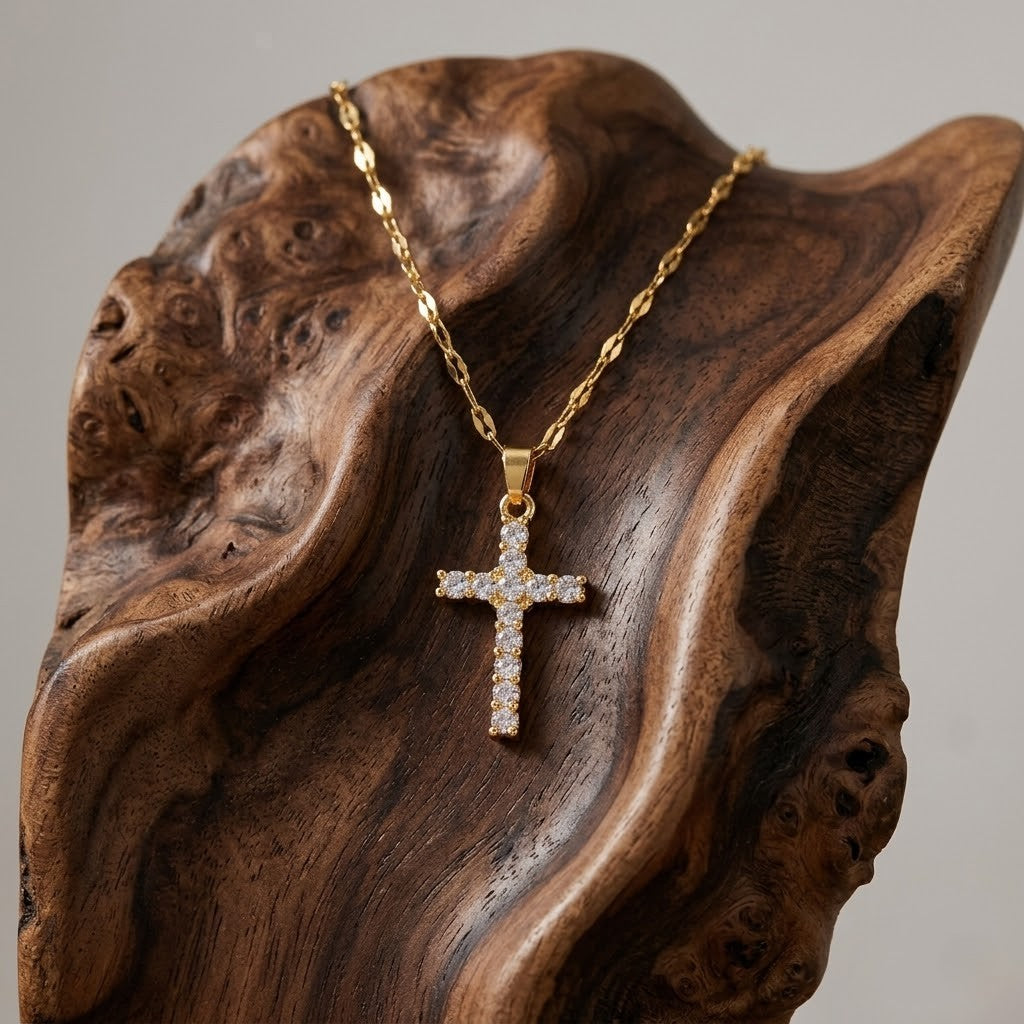 Noah – Necklace with Cross Pendant