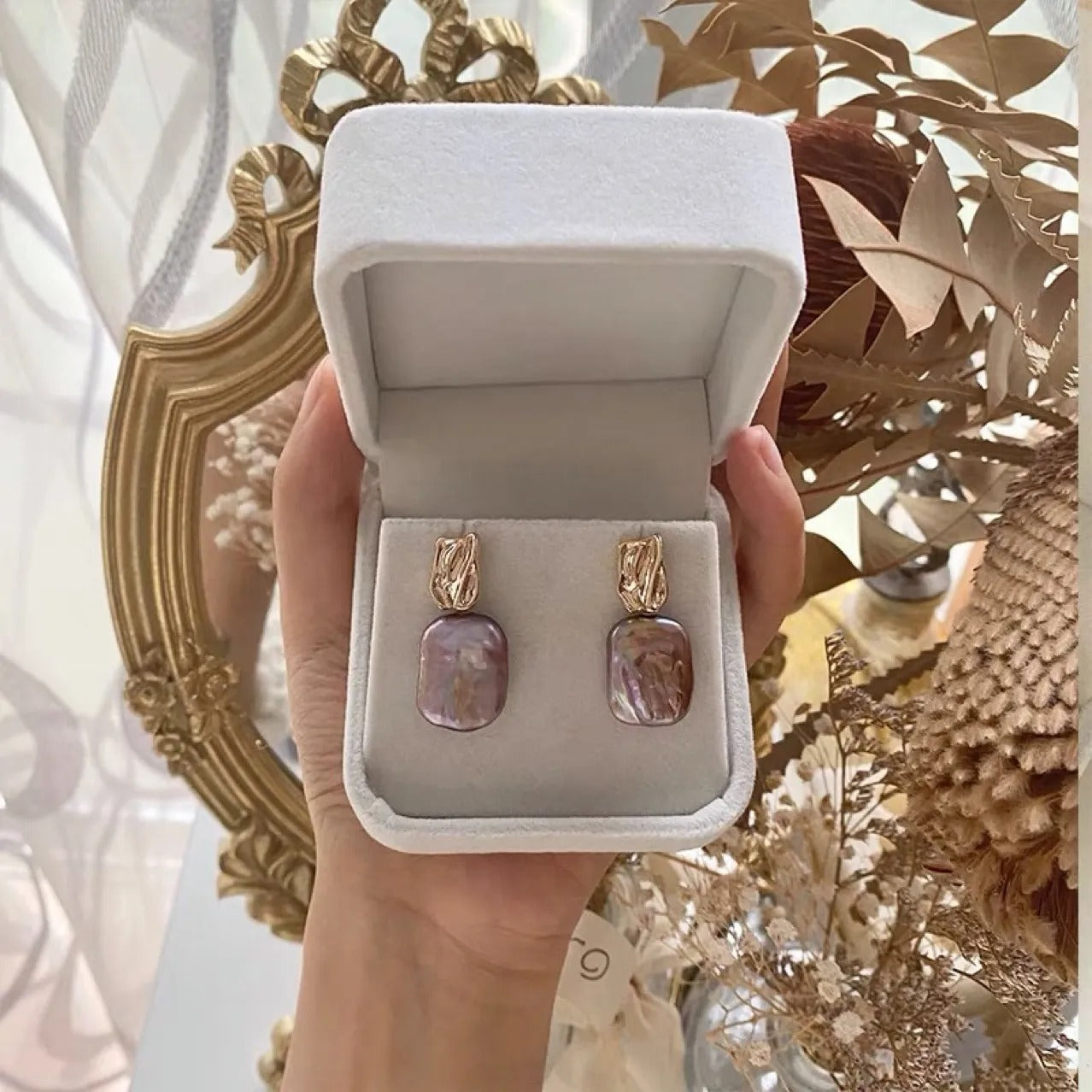 Aiah – Gold-Plated Earrings with Stylish Baroque Pearls