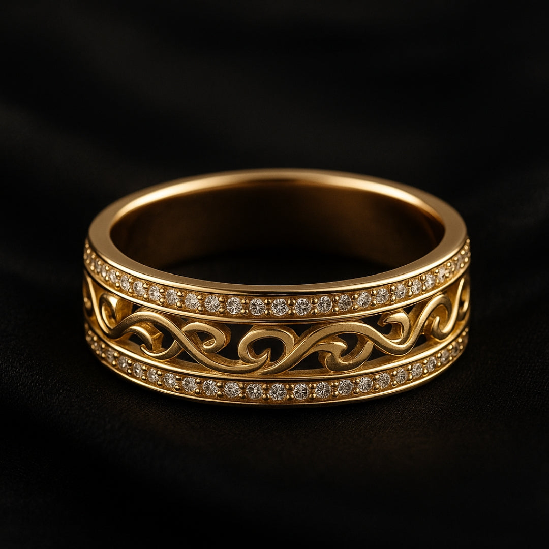 Jevy – Wide Ring in Gold with Cutouts