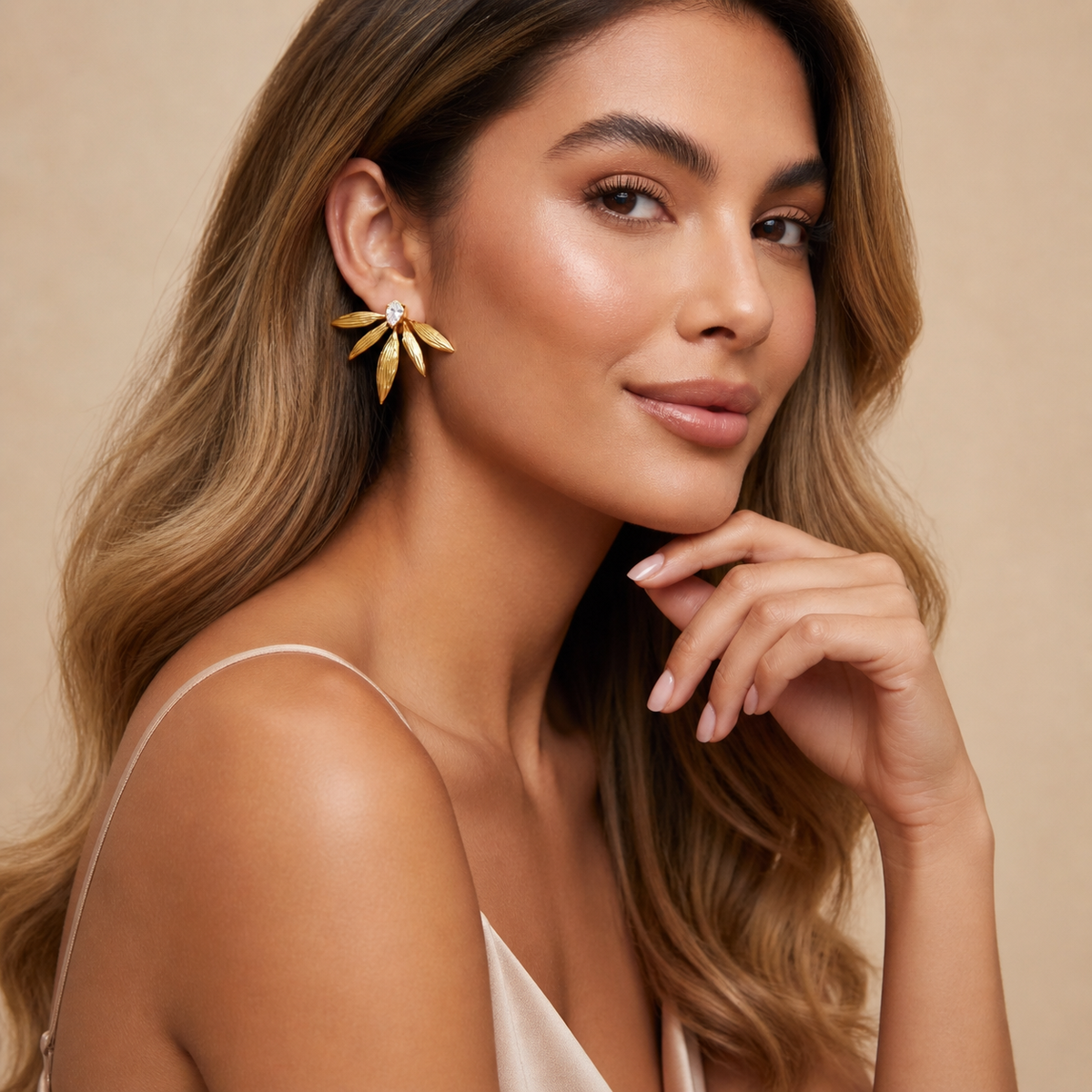 Women’s Leaf Ear Studs with Fan-Shaped Design and Round Stone Accent