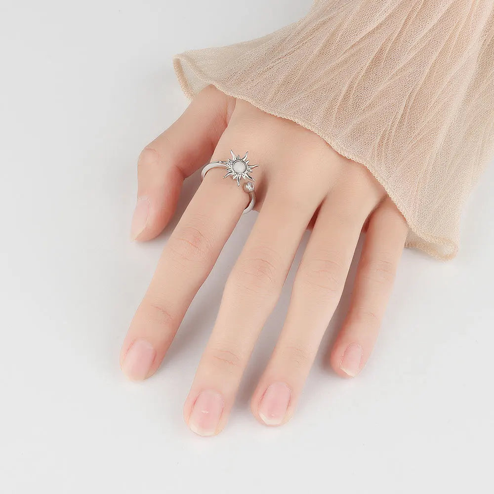 Helia – Soothing Rotating Sun Ring