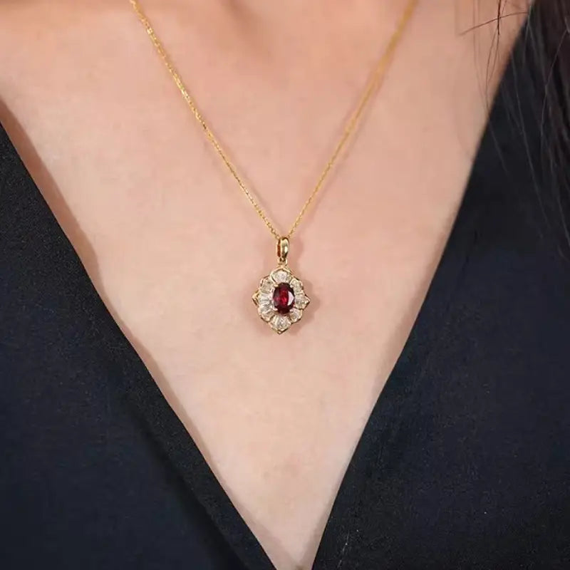Kavella – Stylish Gold Necklace