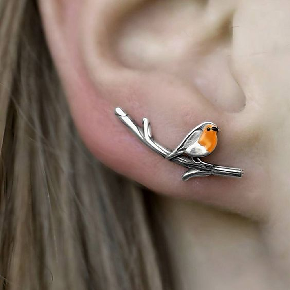 Women's Earring with Bird-on-Branch Motif and Curved Organic Design