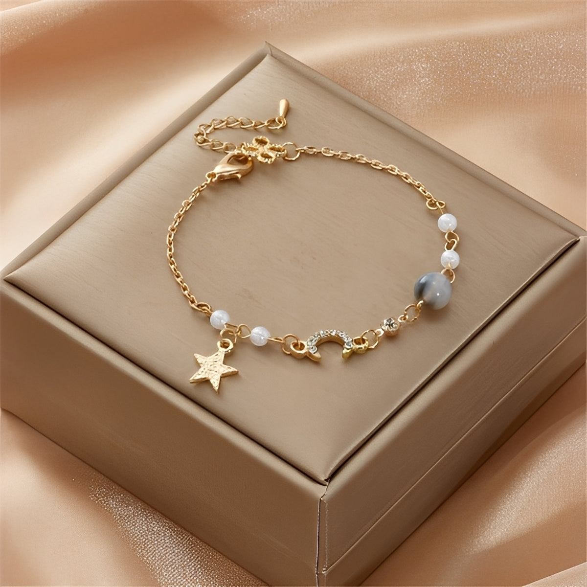 Selina – Bracelet with Moon and Stars