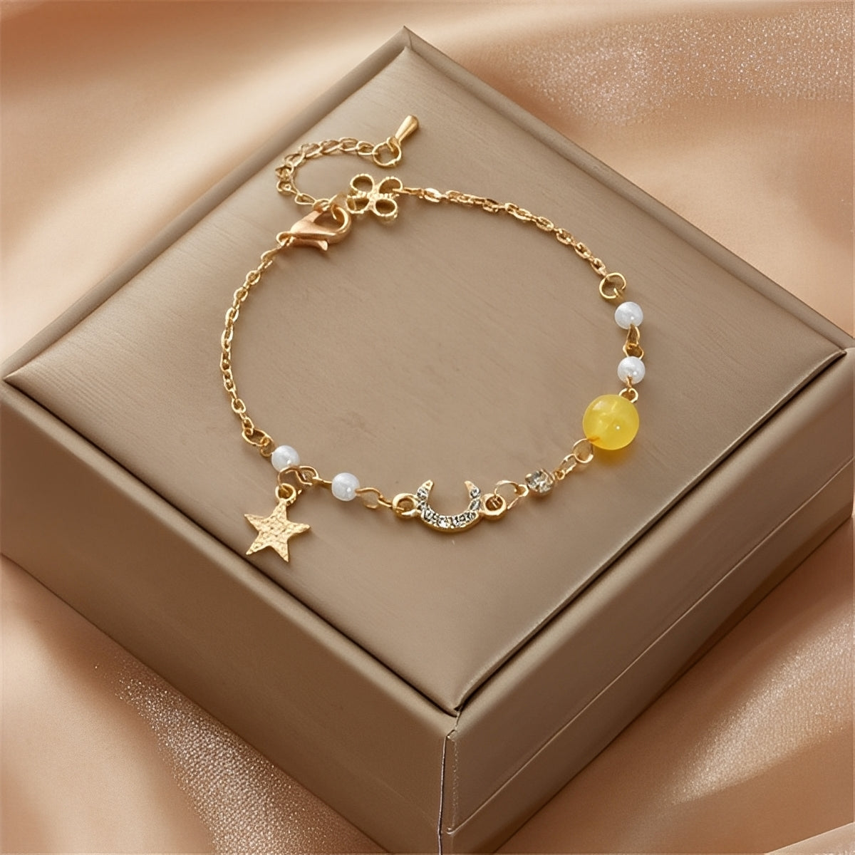 Selina – Bracelet with Moon and Stars