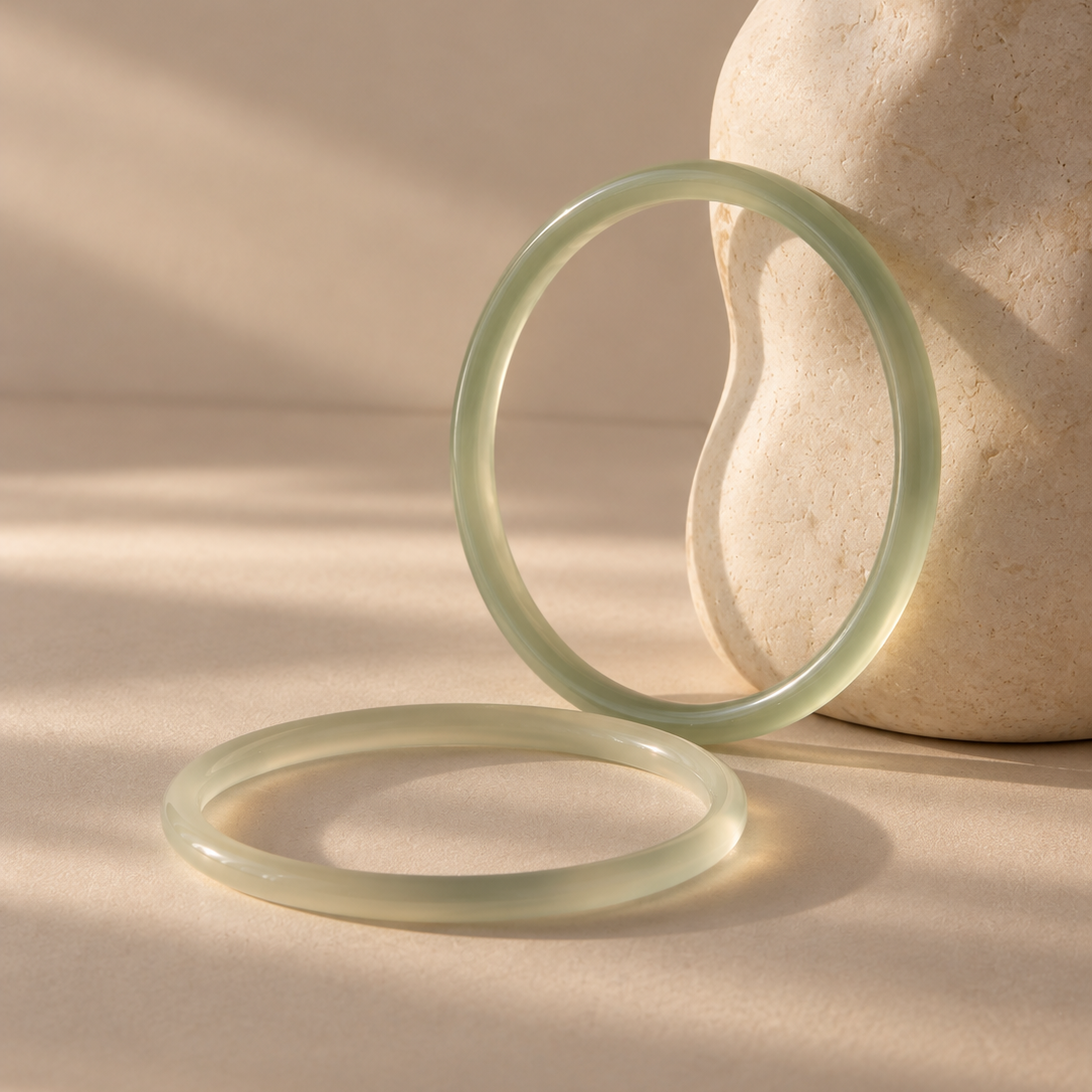 Women’s Slim Bracelet with Smooth Round Shape and Minimalistic Design