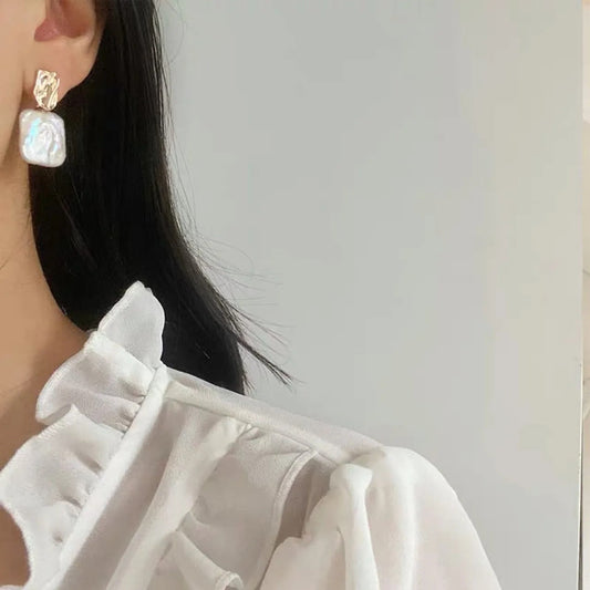 Aiah – Gold-Plated Earrings with Stylish Baroque Pearls