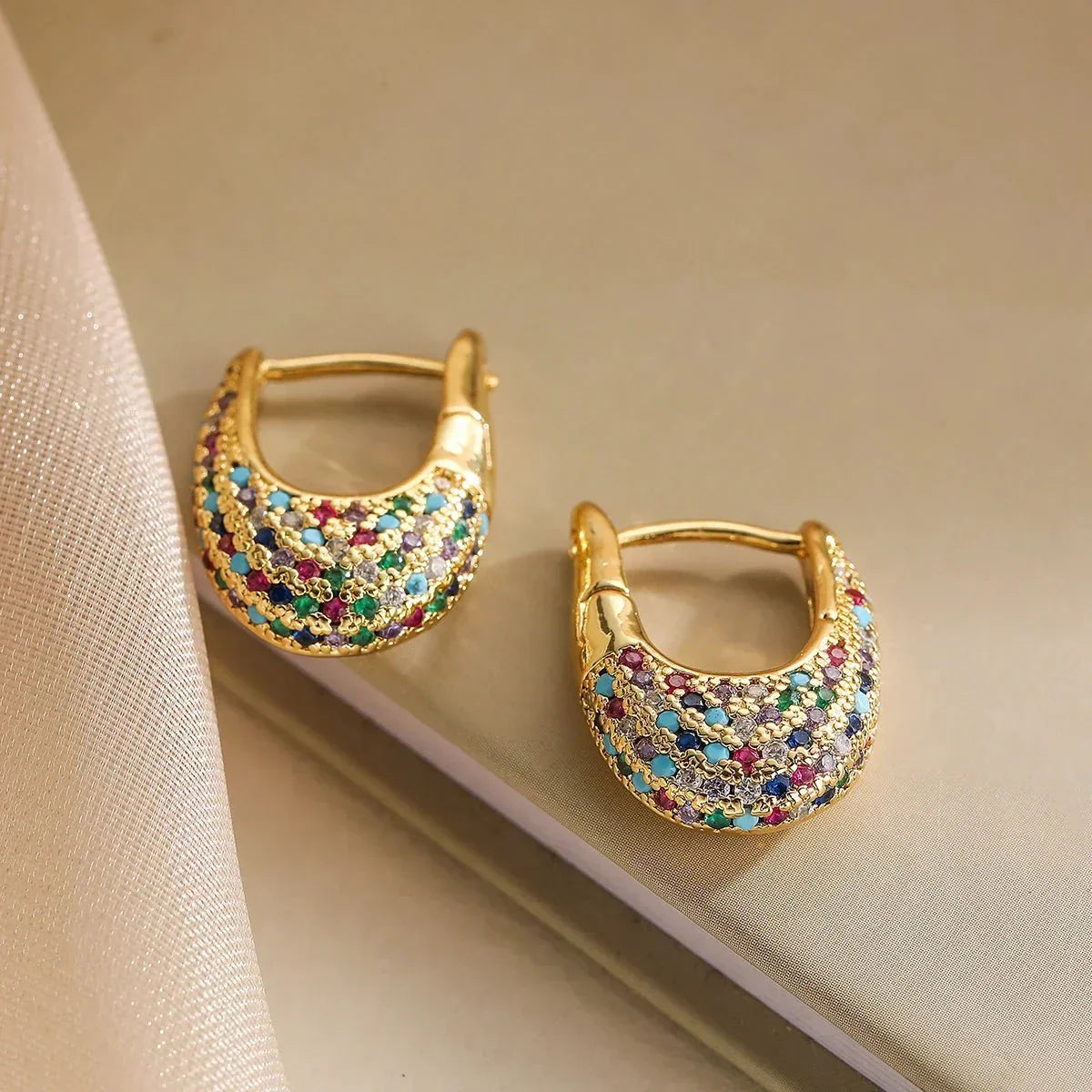 Hara – Wide Shiny Hoops in Diamonds