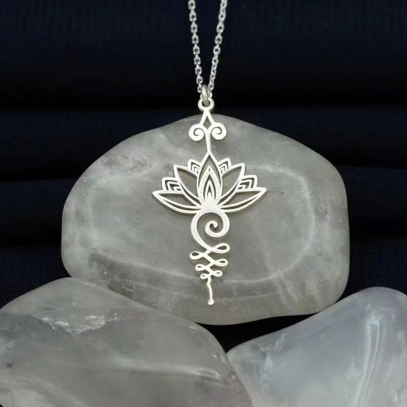 Lysia – Necklace Shine of the Lotus