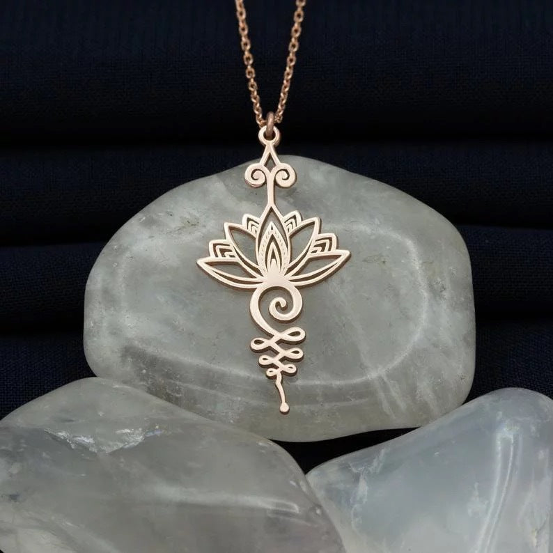 Lysia – Necklace Shine of the Lotus
