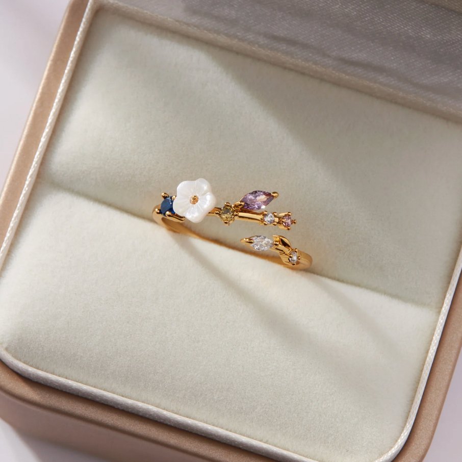 Leah - White Flower Statement Ring