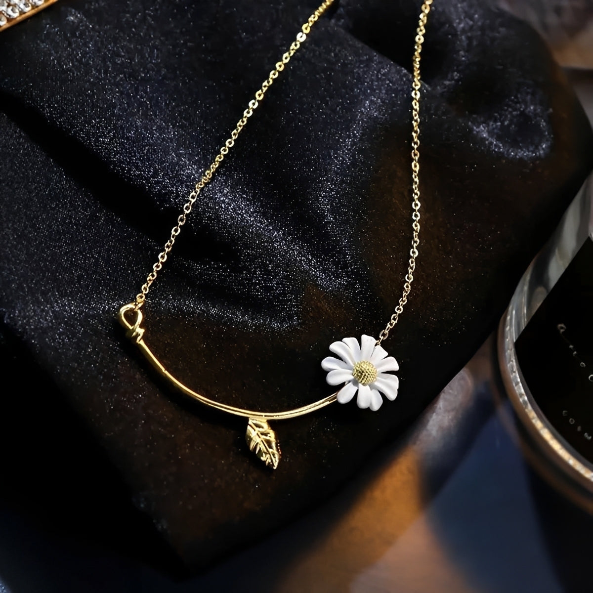 Azadeh - Flower and leaf necklace