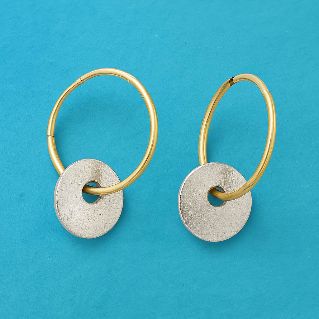 Seyna – Gold-plated circles and elegant silver-plated earrings