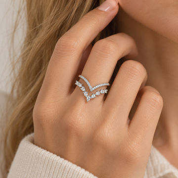 Women’s Adjustable Double V-Ring with Stone Set