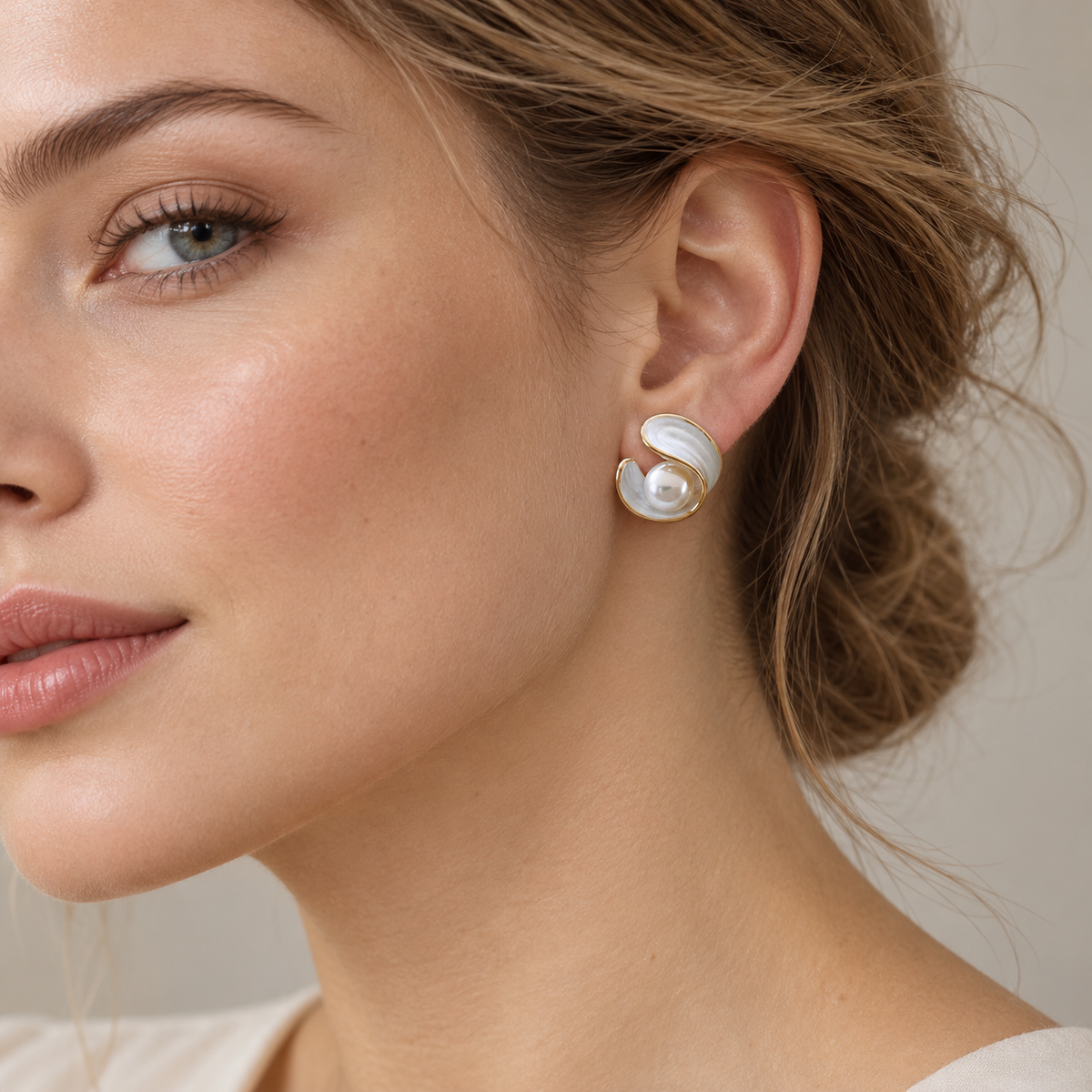 Women’s Ear Studs with Round Pearl Detail and Curved Double Frame