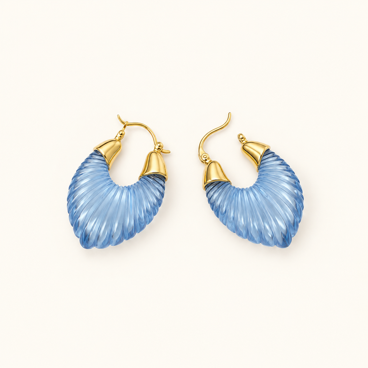 Women’s Hoop Earrings in Shell Shape with Ribbed Fan Look and Semi-Transparent Design