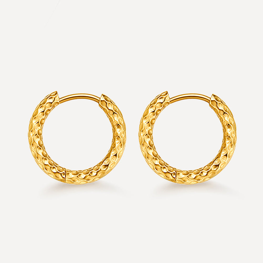 Women’s Hoops with Embossed Surface Structure and Round Design