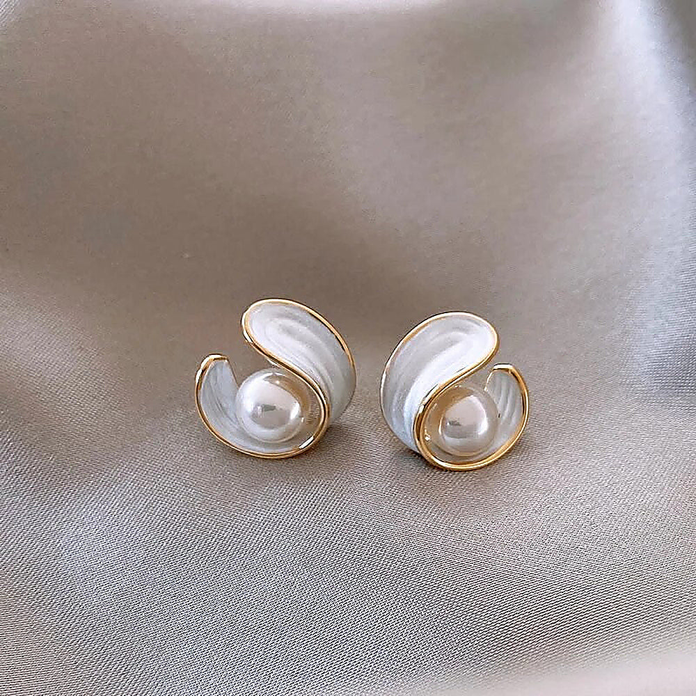 Women’s Ear Studs with Round Pearl Detail and Curved Double Frame