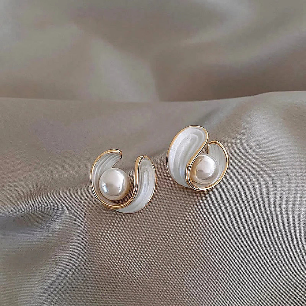 Women’s Ear Studs with Round Pearl Detail and Curved Double Frame