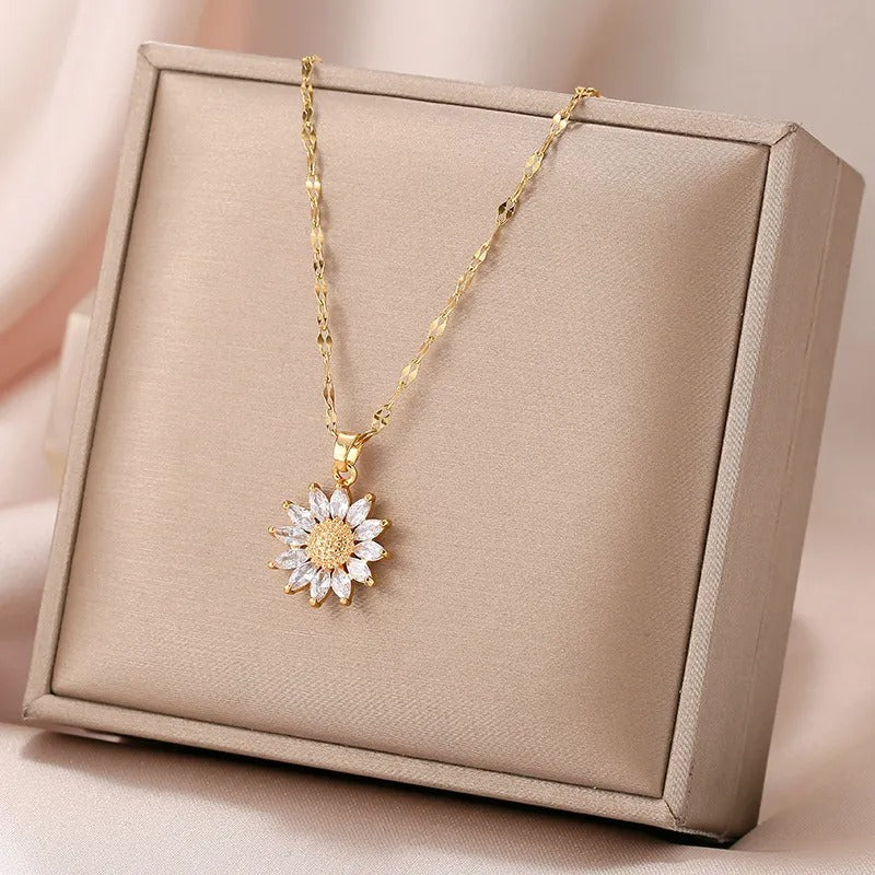 Jennie – Sunflower Necklace made of Crystal and Gold Plating