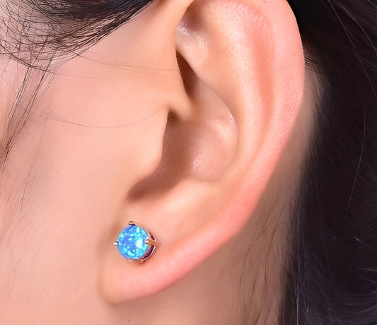 Camille – Stylish stud earrings in opal