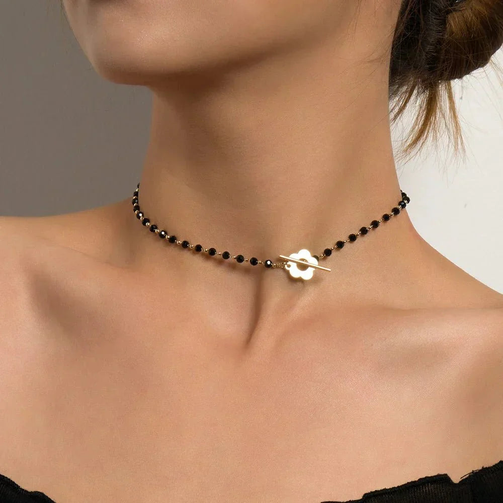 Naya – Floral Choker Necklace with Flower Clasp