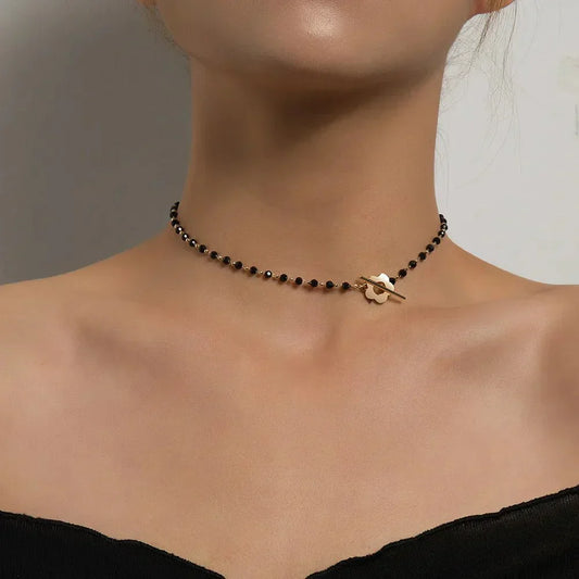 Naya – Floral Choker Necklace with Flower Clasp