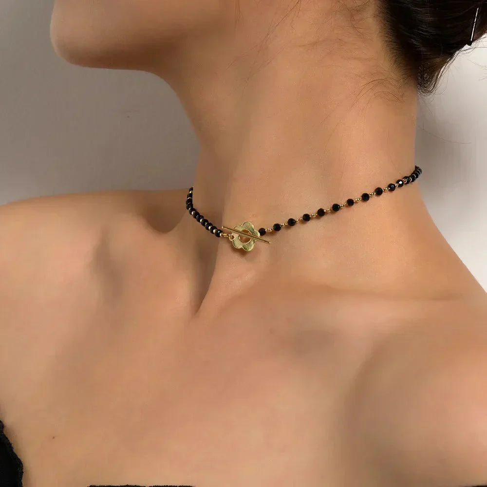 Naya – Floral Choker Necklace with Flower Clasp