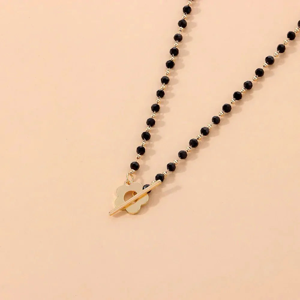 Naya – Floral Choker Necklace with Flower Clasp