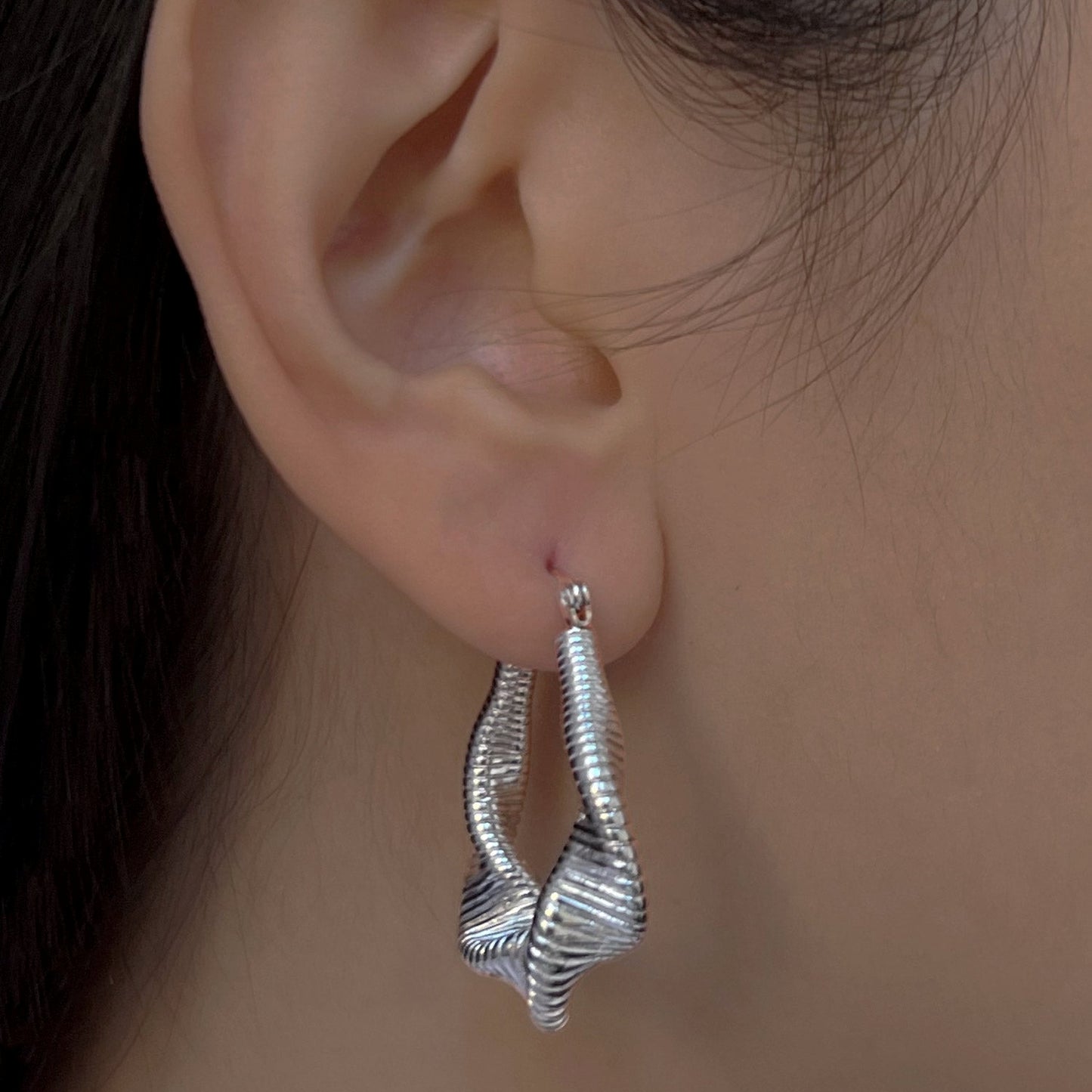 Lyra - Silver Curved Wave Hoops