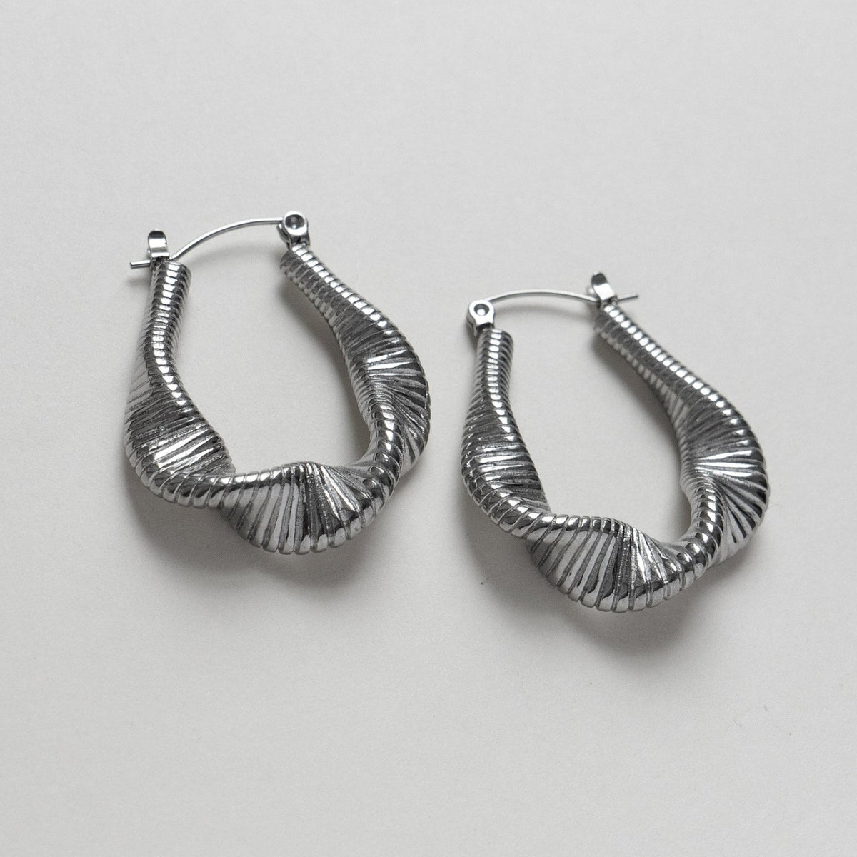 Lyra - Silver Curved Wave Hoops