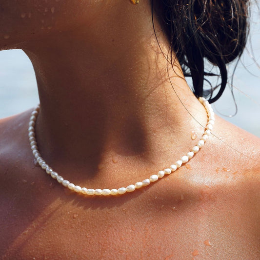 Kara – Necklace with Small Freshwater Pearls