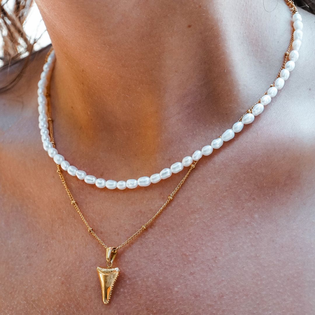 Kara – Necklace with Small Freshwater Pearls