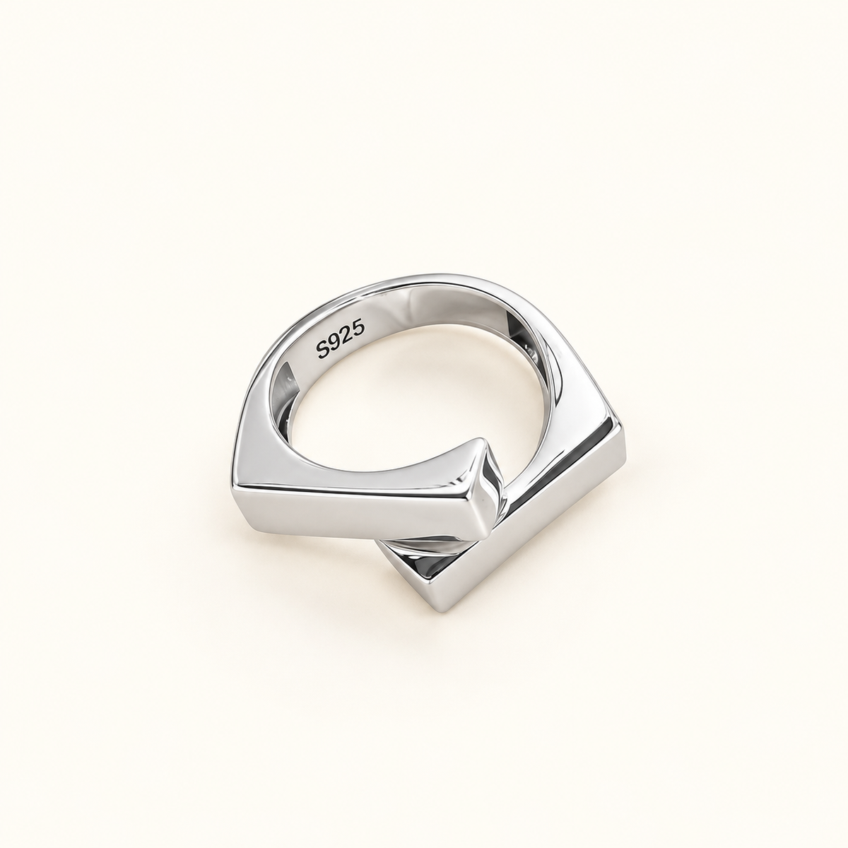 Women's Geometric Ring with Overlapping Band Design and Adjustable Shape