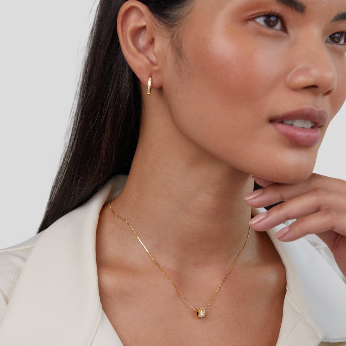 Gigi – Elegant Pendant Necklace