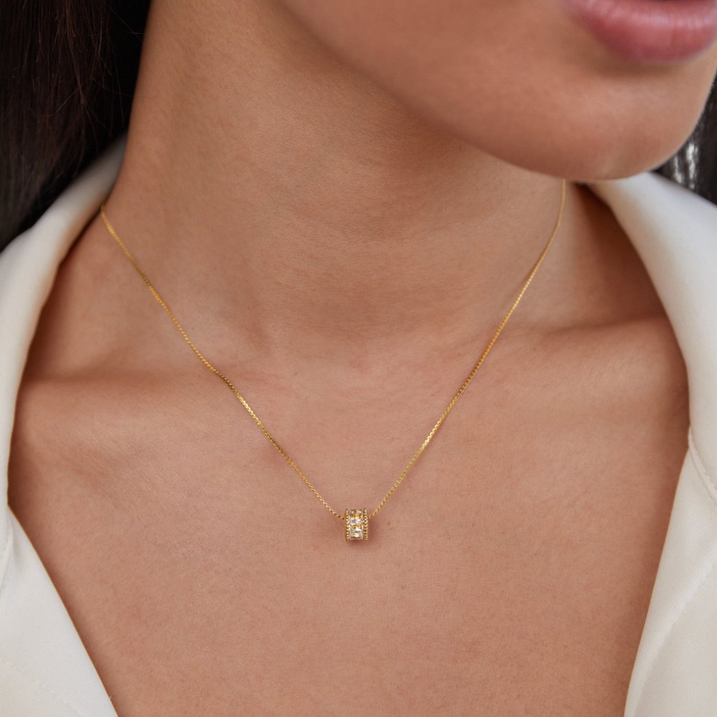 Gigi – Elegant Pendant Necklace