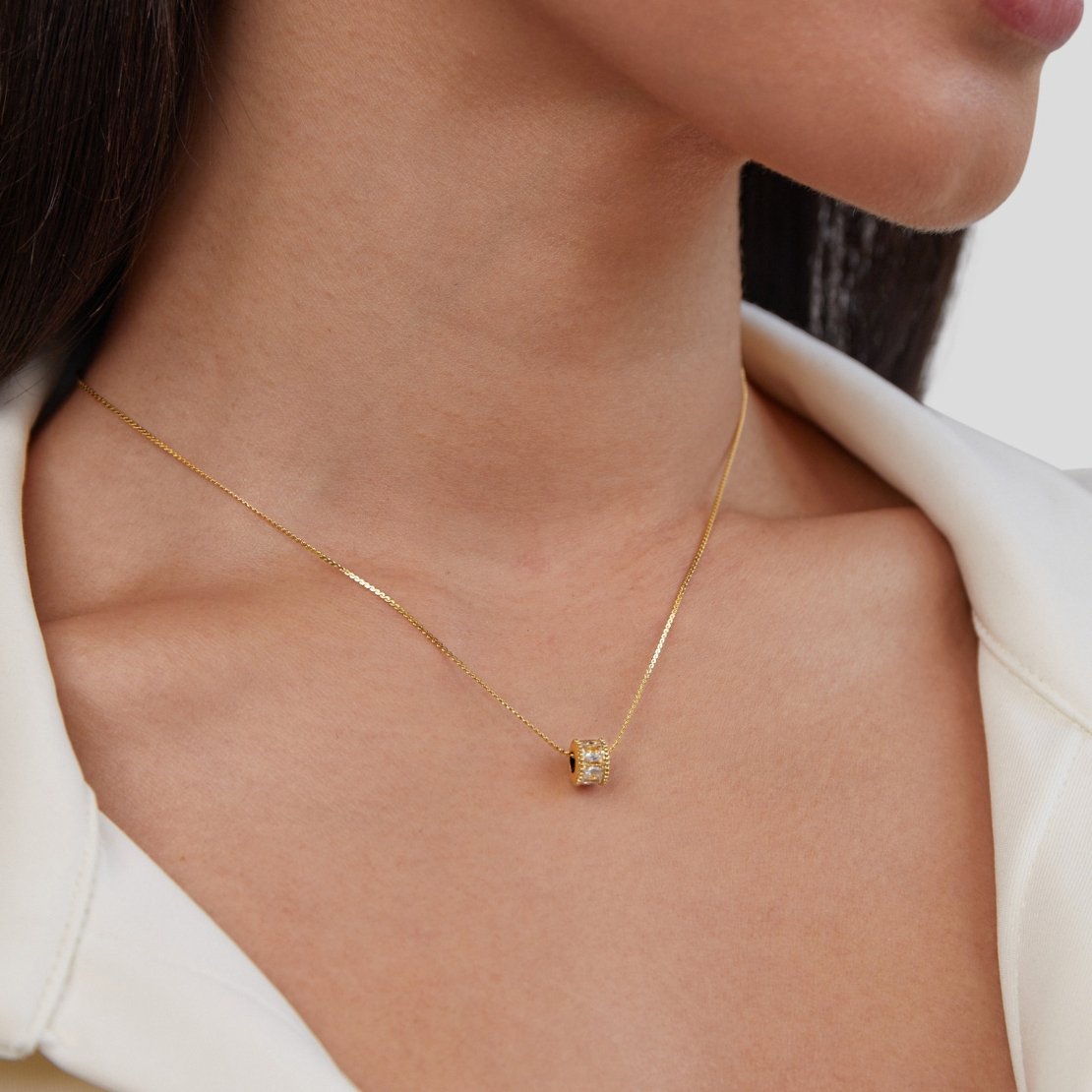 Gigi – Elegant Pendant Necklace