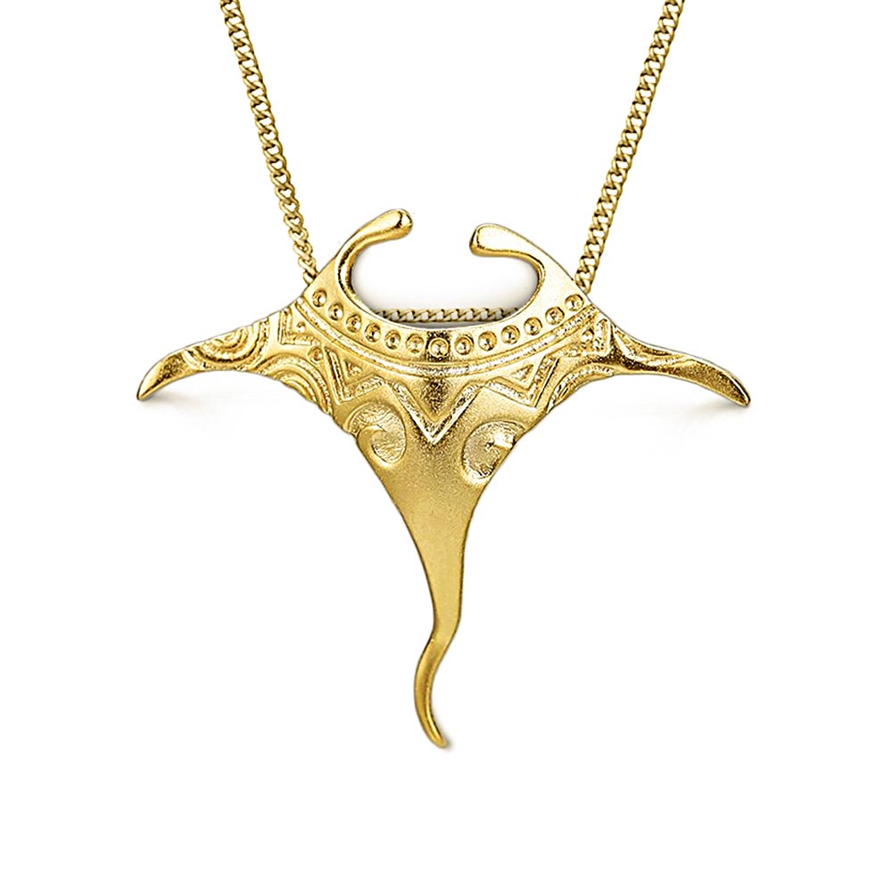 Women’s Manta Pendant Necklace with Engraved Pattern and Wide Wing Shape