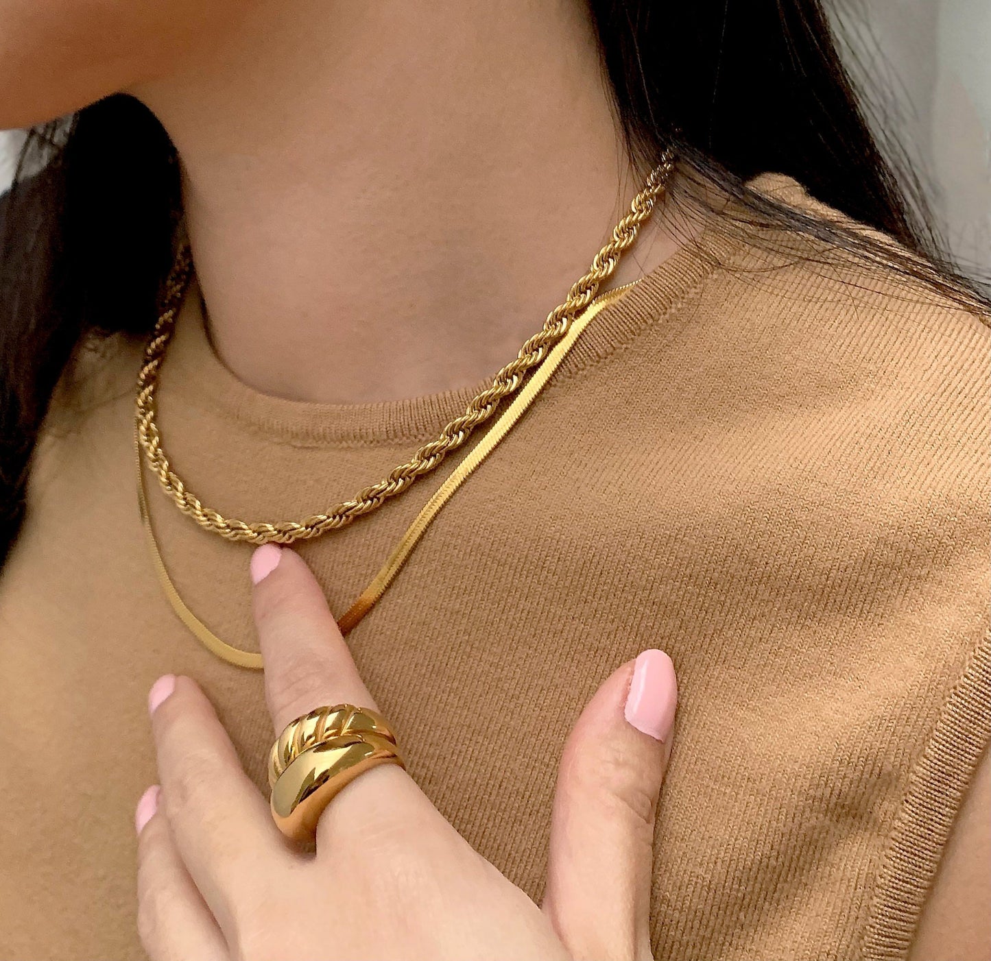 Lucienne - Elegant Gold Necklace in Snake Design